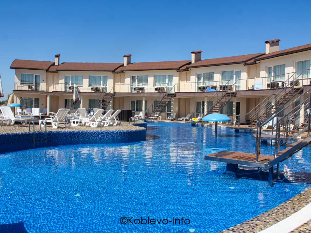 Частный сектор в сосновом бору Коблево. Уникальный бассейн в парк отеле Элизиум в Коблево