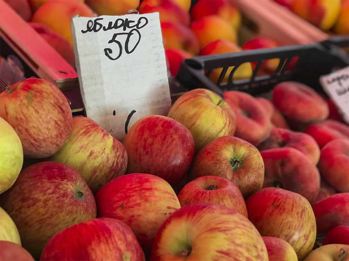 Купить фрукты в Коблево летом