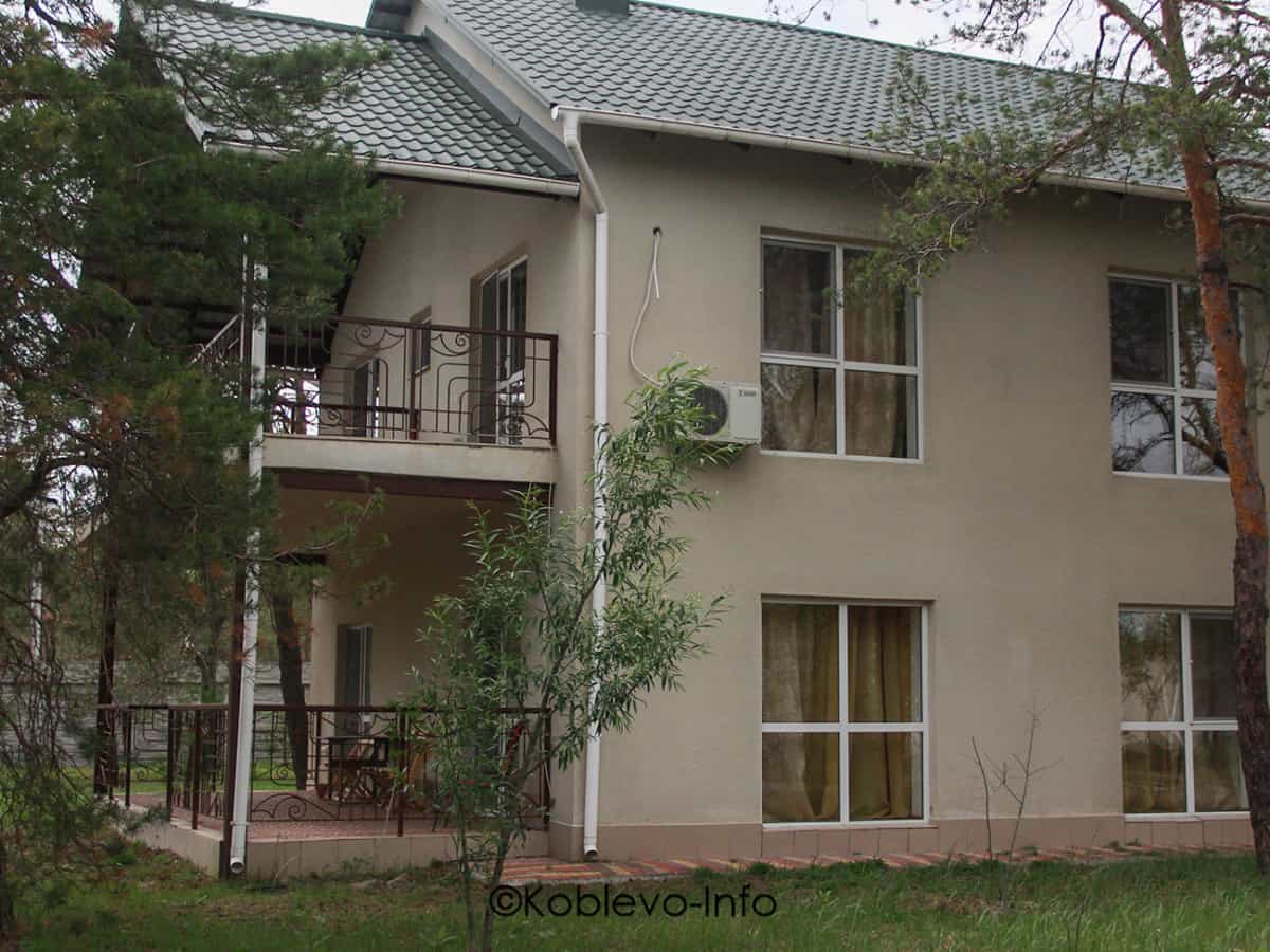 Частный сектор отдых с животными в Коблево. Коттедж в сосновом бору в частном секторе отдых с животными в Коблево