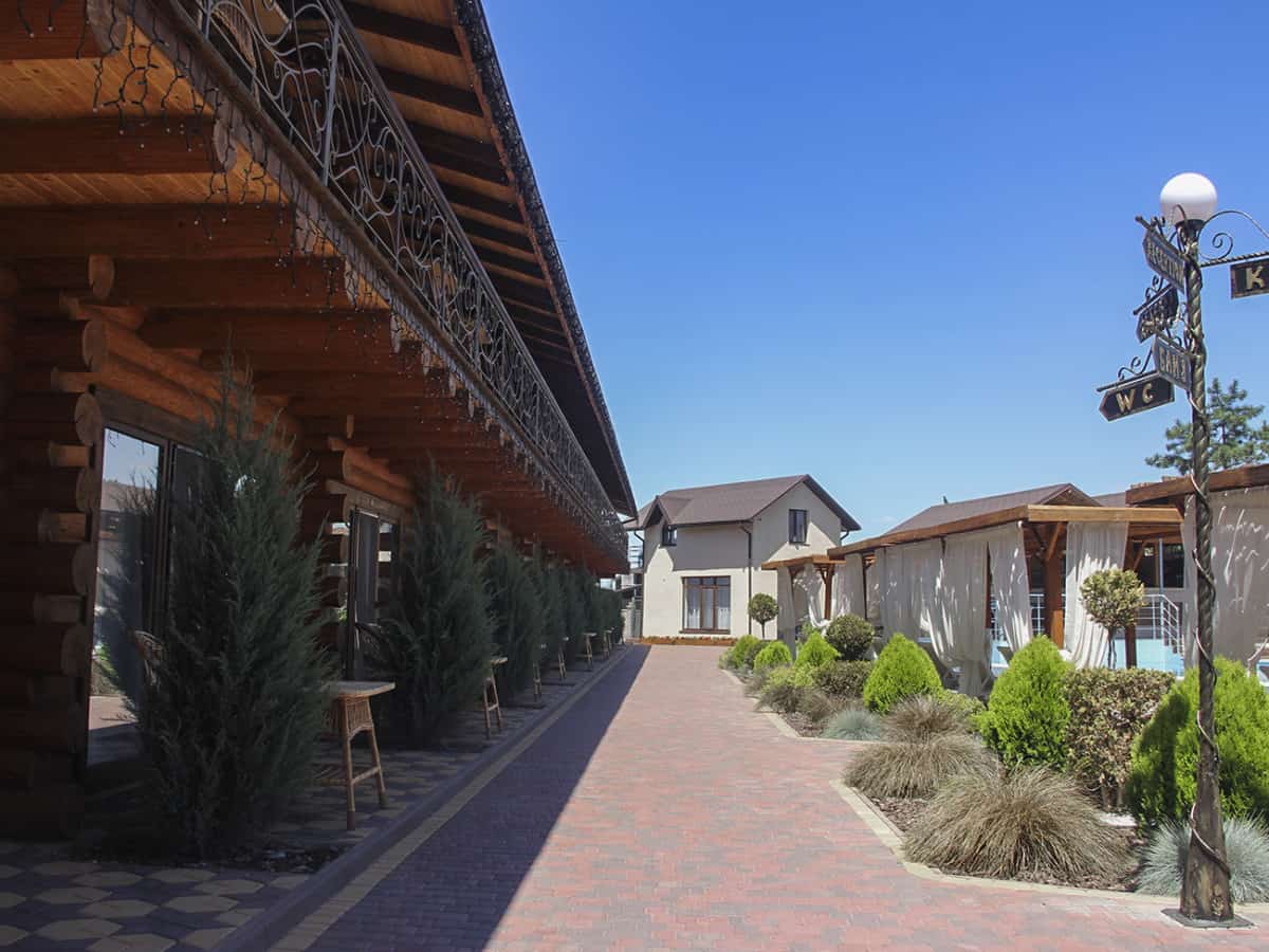 Территория эко отеля Черное море в Коблево