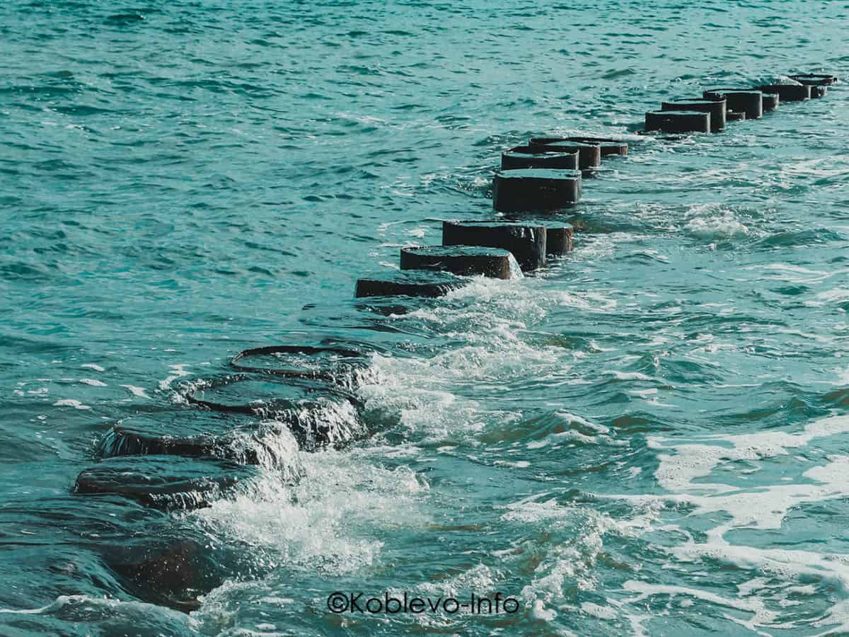 Волнорезы в Коблево
