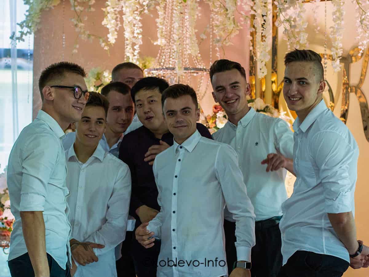 Официанты ресторана Пицца Стейк в Коблево