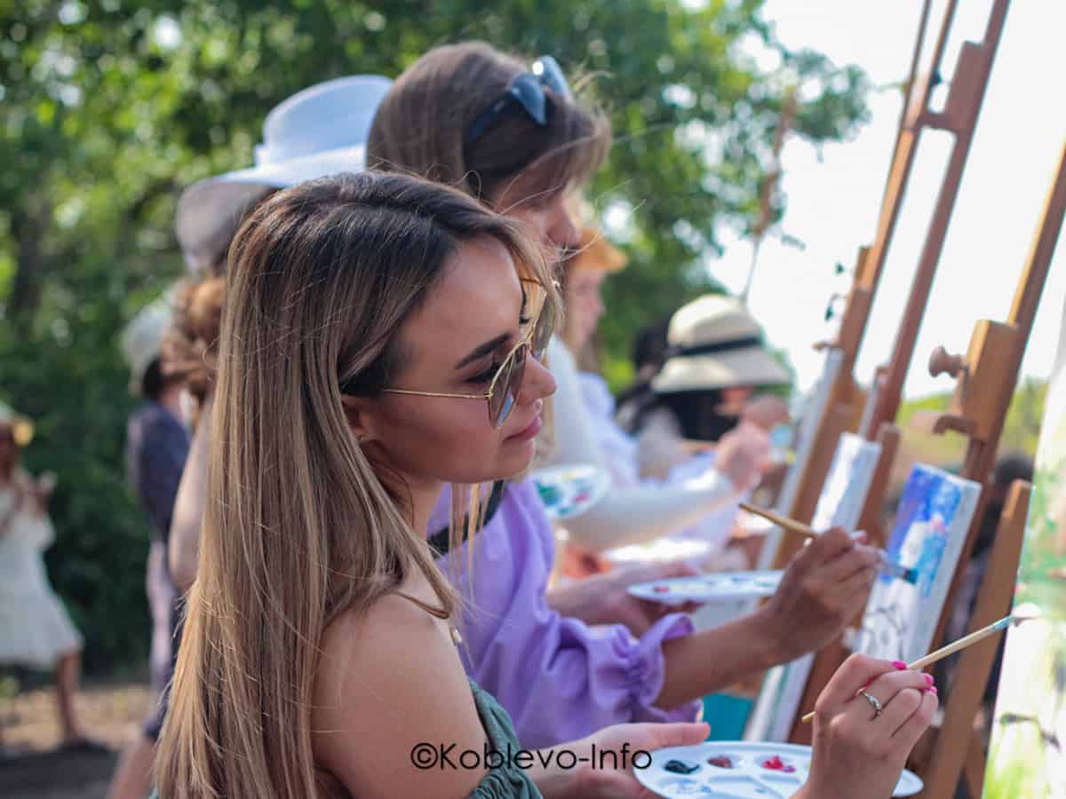 Художницы из Одессы и Львова в Коблево