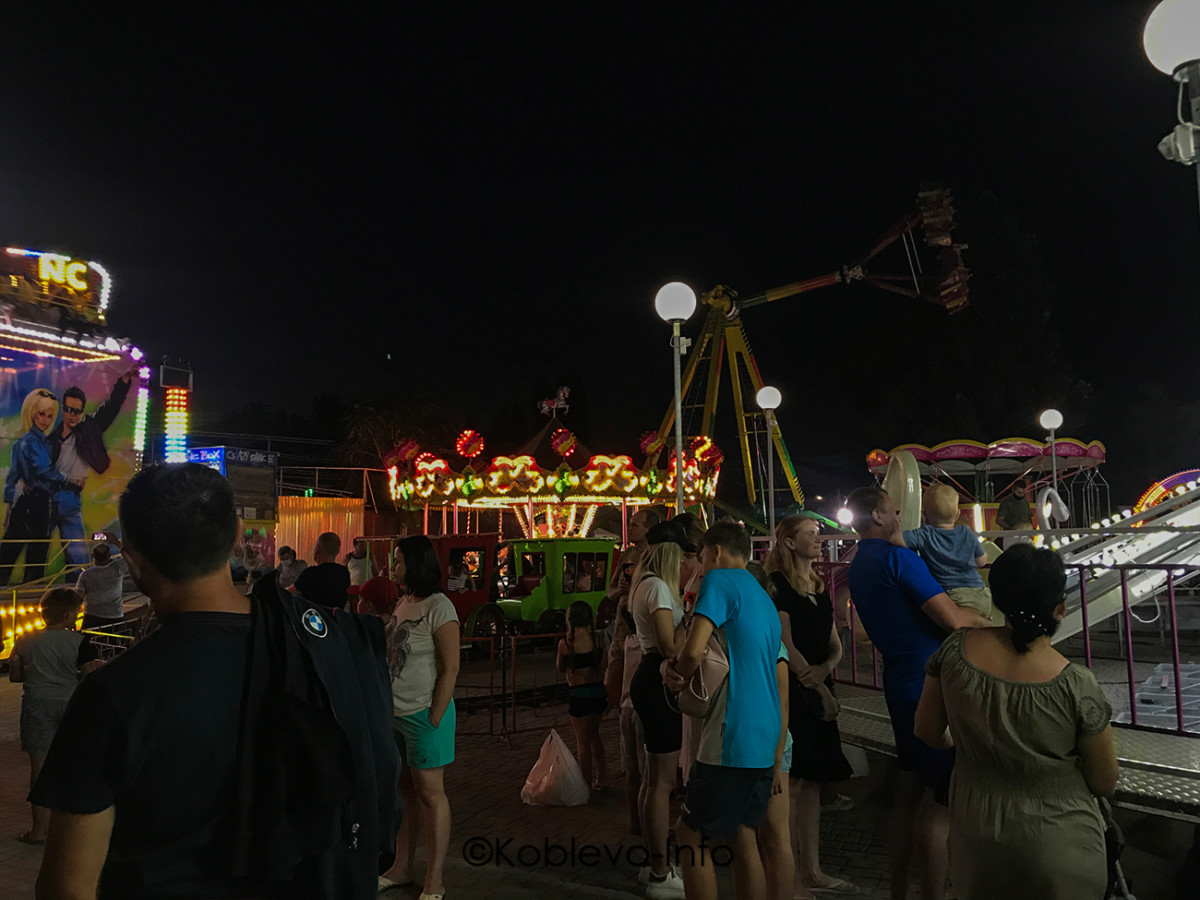 Аттракционы в луна парке Коблево