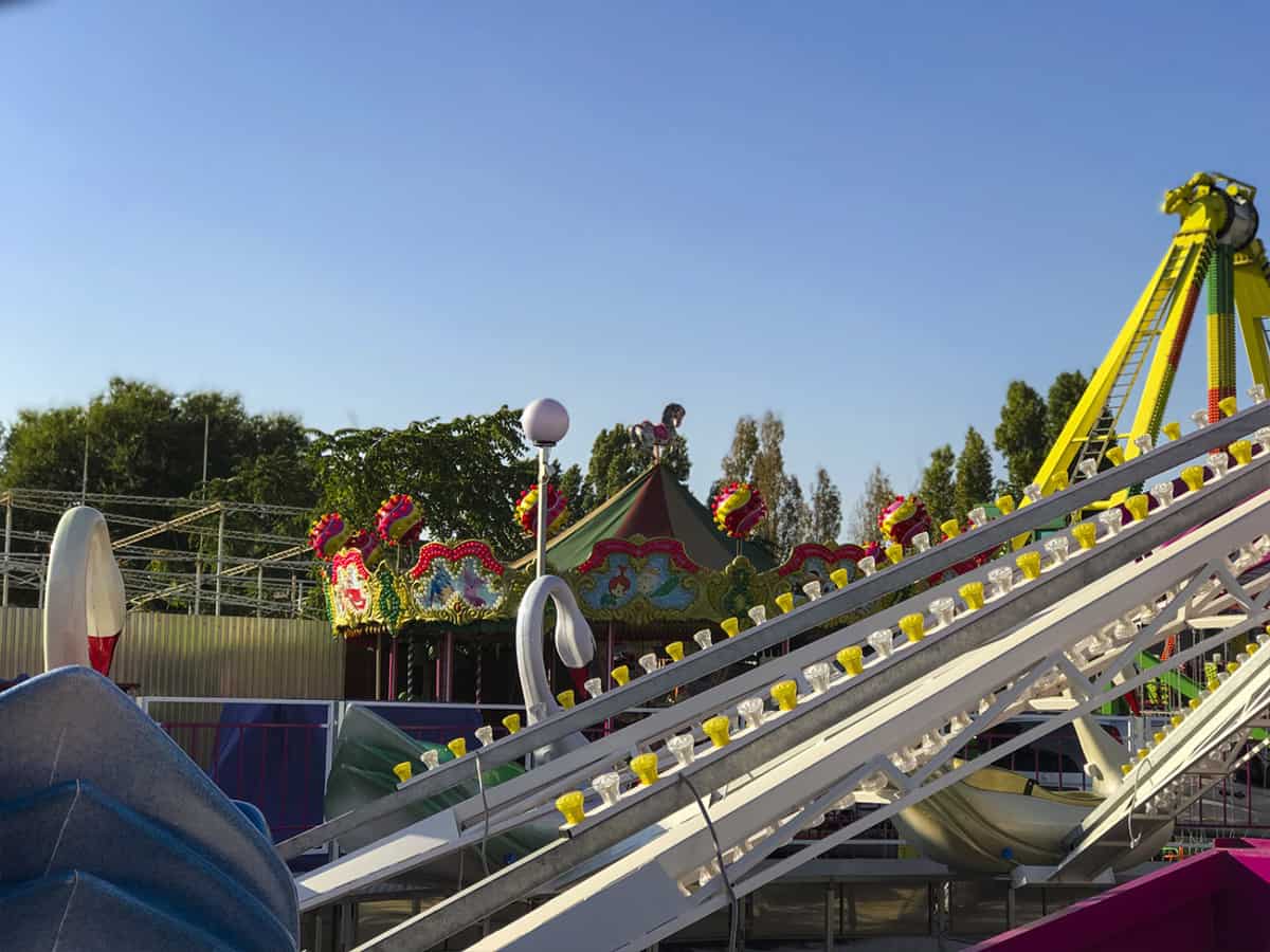 Аттракционы в луна парке в Коблево