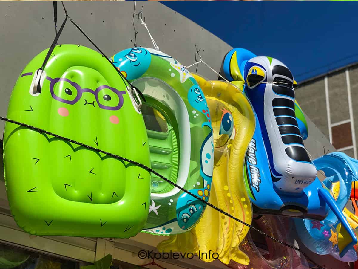 Ассортимент надувных матрасов в Коблево