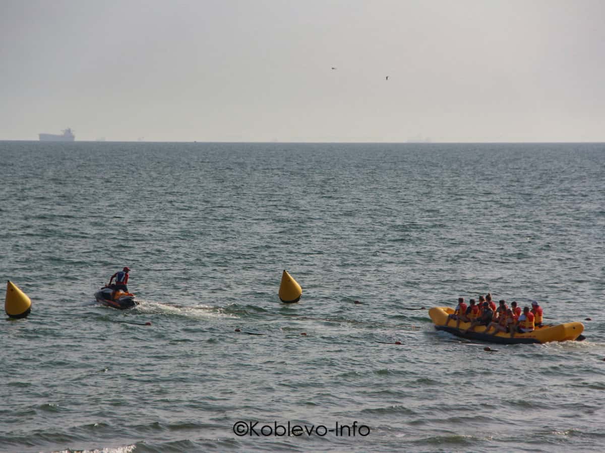 Водные аттракционы в Коблево летом