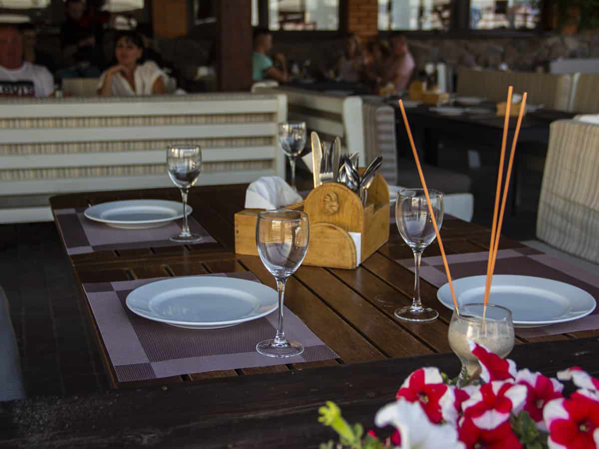 Ресторан Маяк в Коблево летом