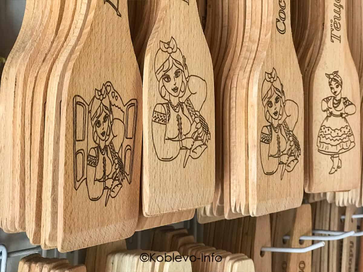 Сувениры из дерева в Коблево