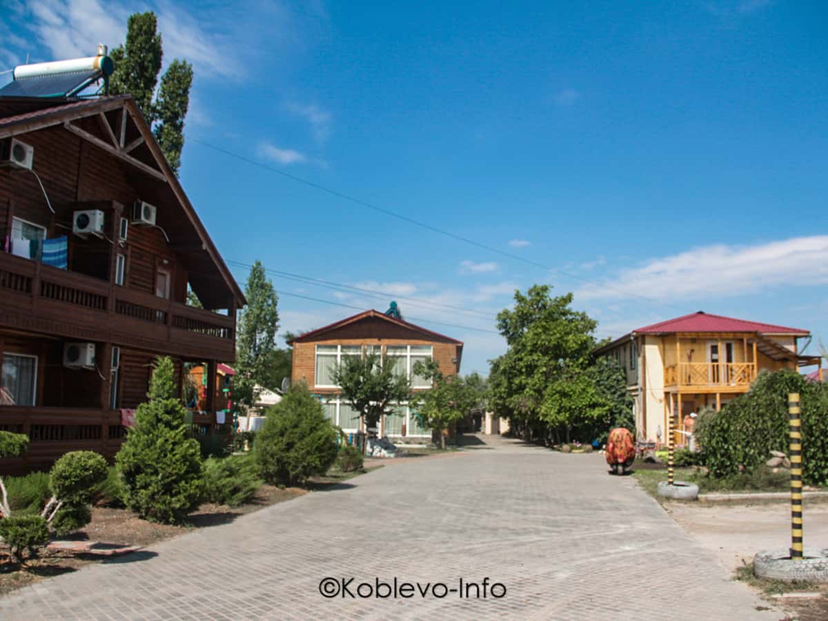 Снять номер на базе отдыха Голубая лагуна в Коблево 2021