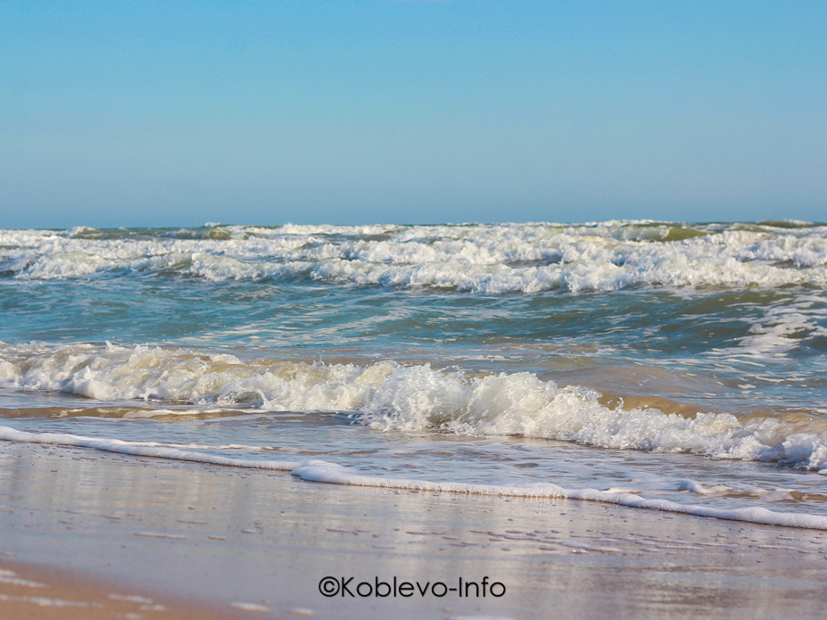 Волны в море в Коблево