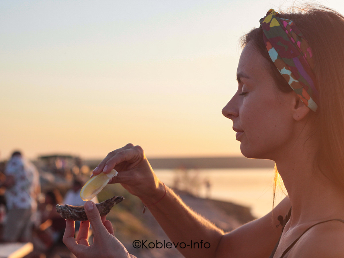 Как правильно есть устрицы в Коблево