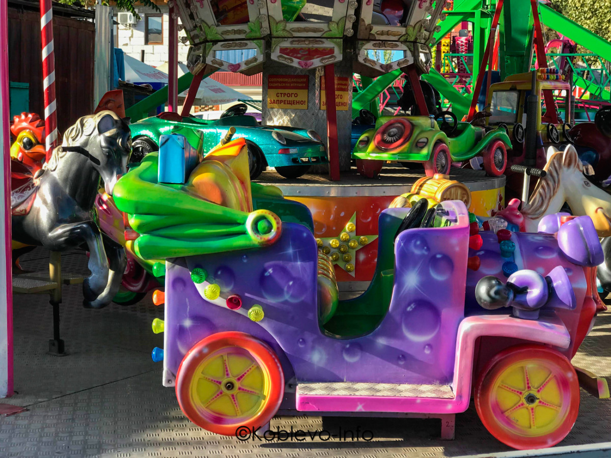 Развлечения для самых маленьких в луна парке Коблево