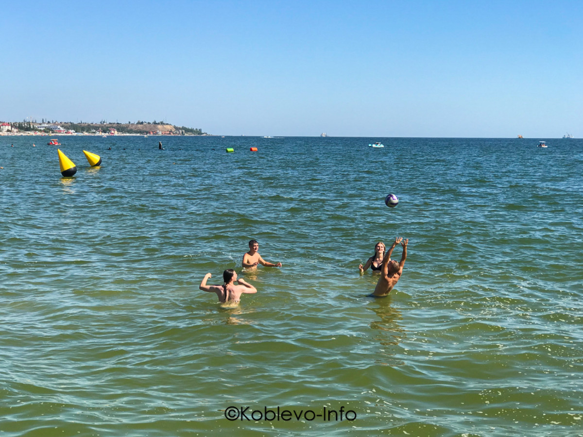 Фото развлечений на пляже в Коблево