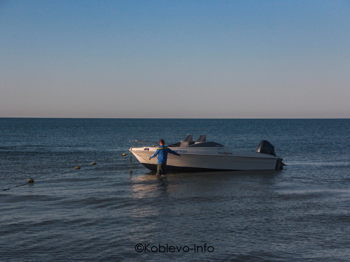 Из Коблево можно добраться на катере на остров Березань