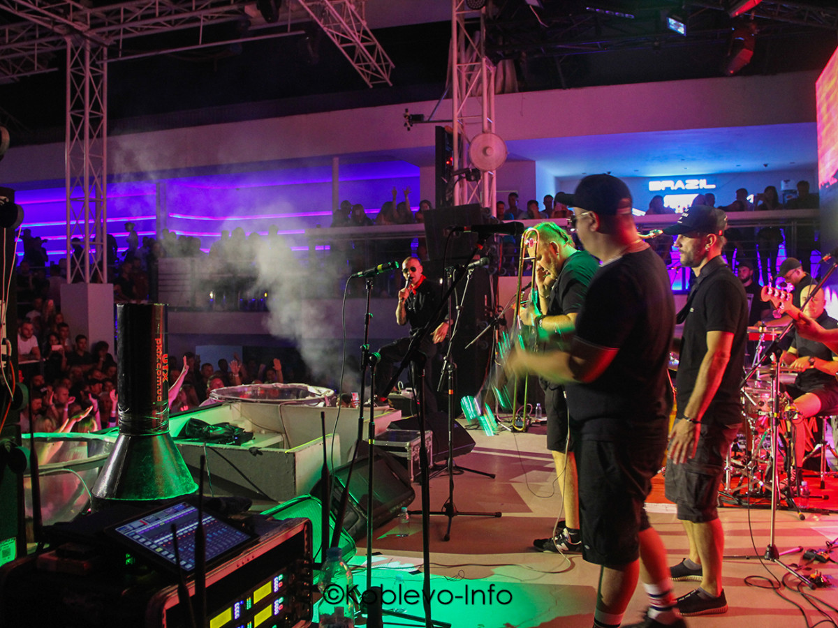 Концерт Ляписа Трубецкого в ночном клубе Бразил в Коблево