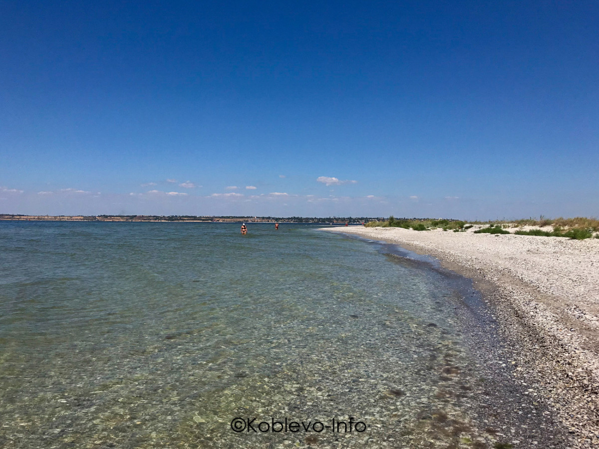 Чистый пляж для отдыха на Кинбурнской косе