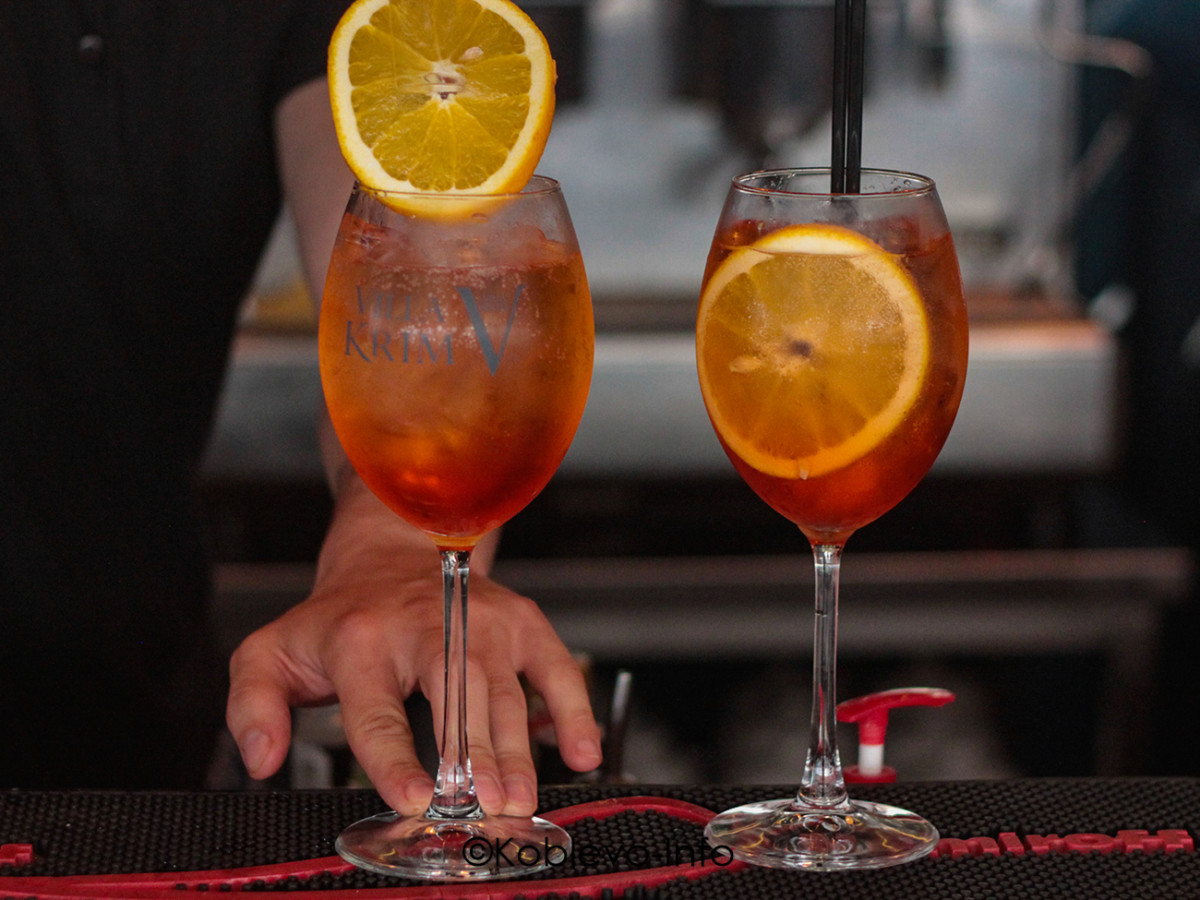 Бармен в ресторане Pizza & Steak в Коблево