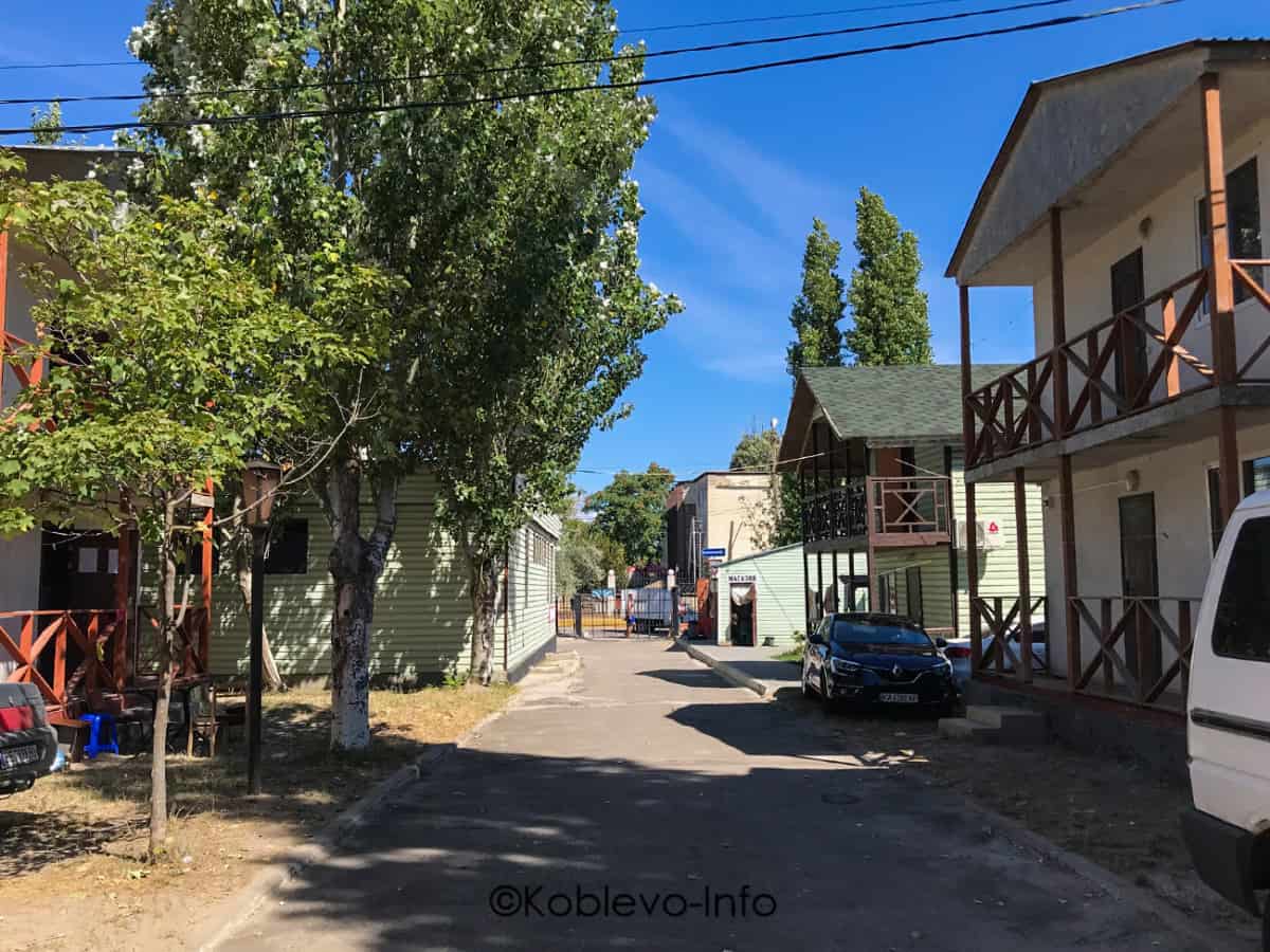 Цены на домики на базе отдыха Лазурный в Коблево