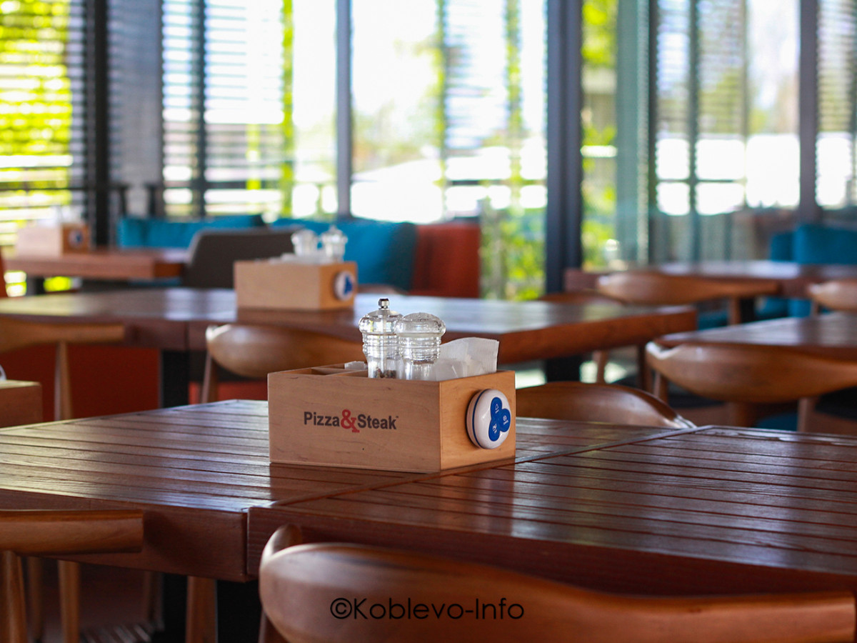 Заказать столик в ресторане Pizza & Steak в Коблево на базе отдыха Ракета