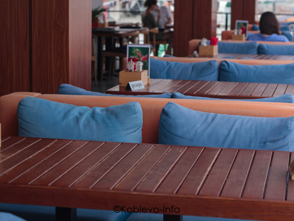 Ресторан Pizza & Steak возле моря в Коблево